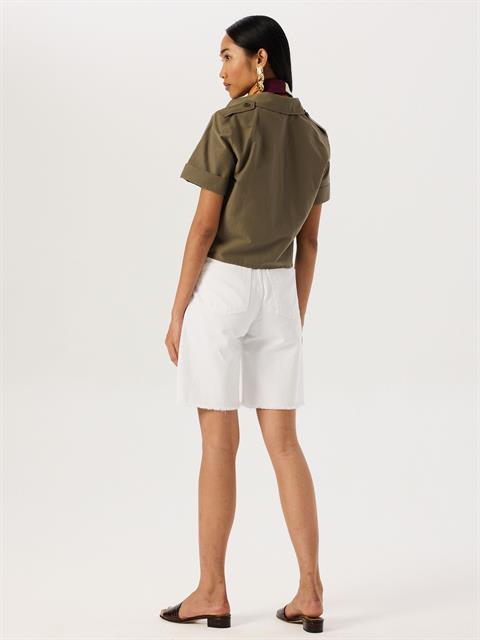 Paçası Dikişsiz Straight Fit Bermuda Şort - Beyaz