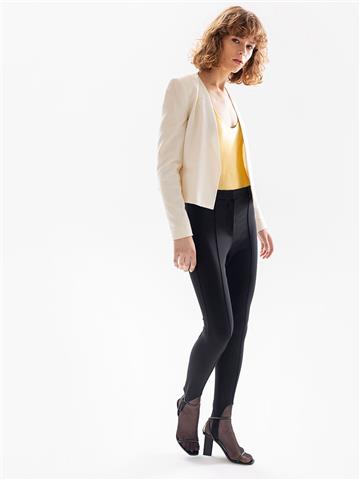 Saten Yaka Garni Detaylı Kısa Ceket - Ekru