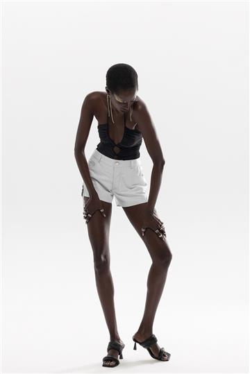 Swarovski Detaylı Mini Deri Şort - Beyaz