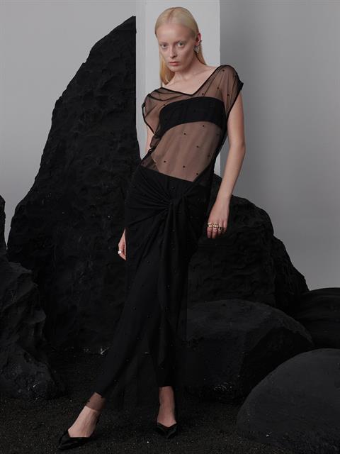 V Yakalı Belden Bağlama Detaylı Sıfır Kollu İncili Tül Elbise - Siyah