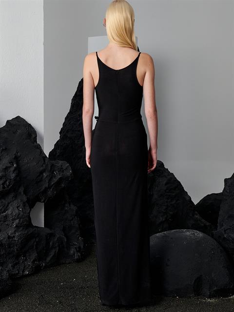 V Yakalı Önden Yırtmaçlı Anvelop Kesim Uzun Elbise - Siyah