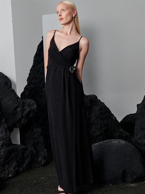 V Yakalı Önden Yırtmaçlı Anvelop Kesim Uzun Elbise - Siyah