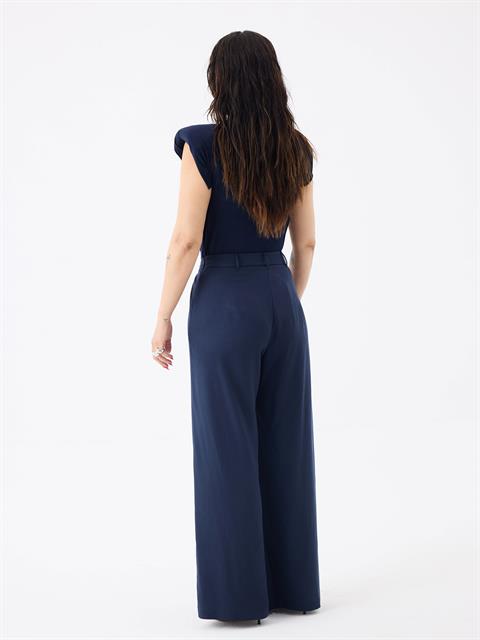 V Yakalı Önü Büzgülü ve Omuzu Vatka Detaylı Body - Lacivert