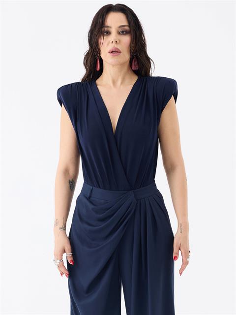 V Yakalı Önü Büzgülü ve Omuzu Vatka Detaylı Body - Lacivert