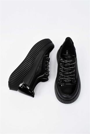 Kadın Taşlı Bağcıklı Rugan Sneaker- Siyah