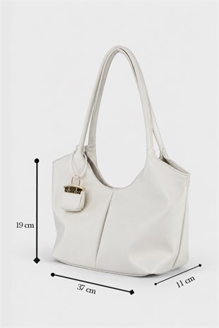 Melany Model Charm Detaylı El ve Omuz Çantası - Krem