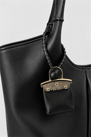 Melany Model Charm Detaylı El ve Omuz Çantası - Siyah