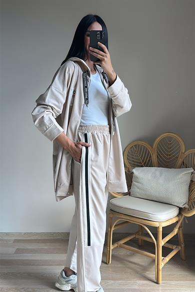 Bej Kapşonlu Takım