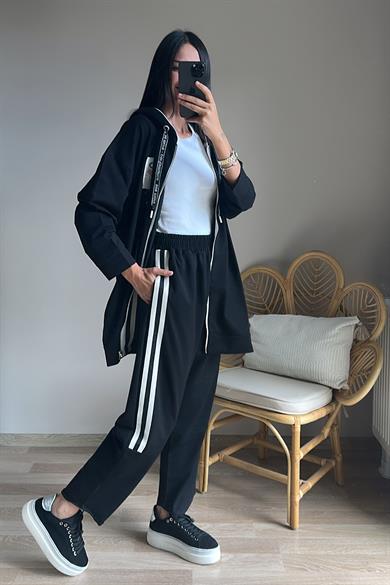 Siyah Kapşonlu Takım