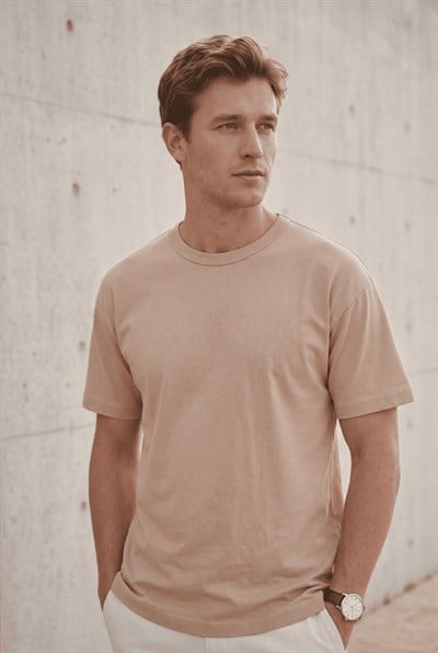 Rahat Kalıp Oversize Kesim T-Shirt Erkek Bej T-Shirt TBTSHRT020