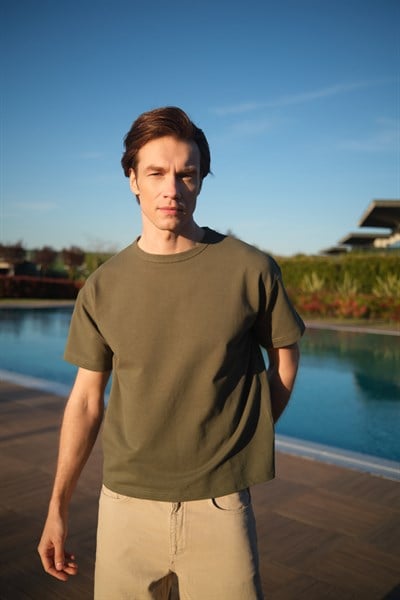 Rahat Kalıp Oversize Kesim T-Shirt Erkek Haki T-Shirt TBTSHRT020