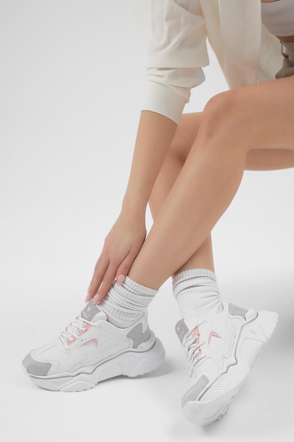 Rahat Kalıp Yüksek Taban Bağcıklı Kadın Beyaz Gri Spor Ayakkabı