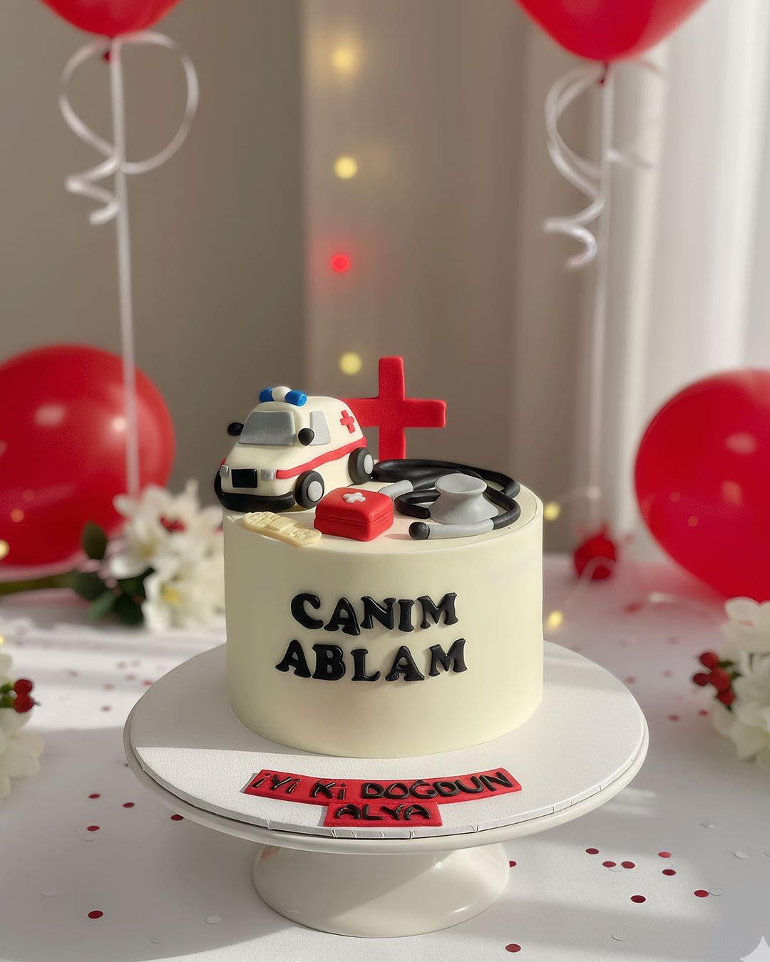 Ambulanslı Kutlama Doğum Günü Pastası