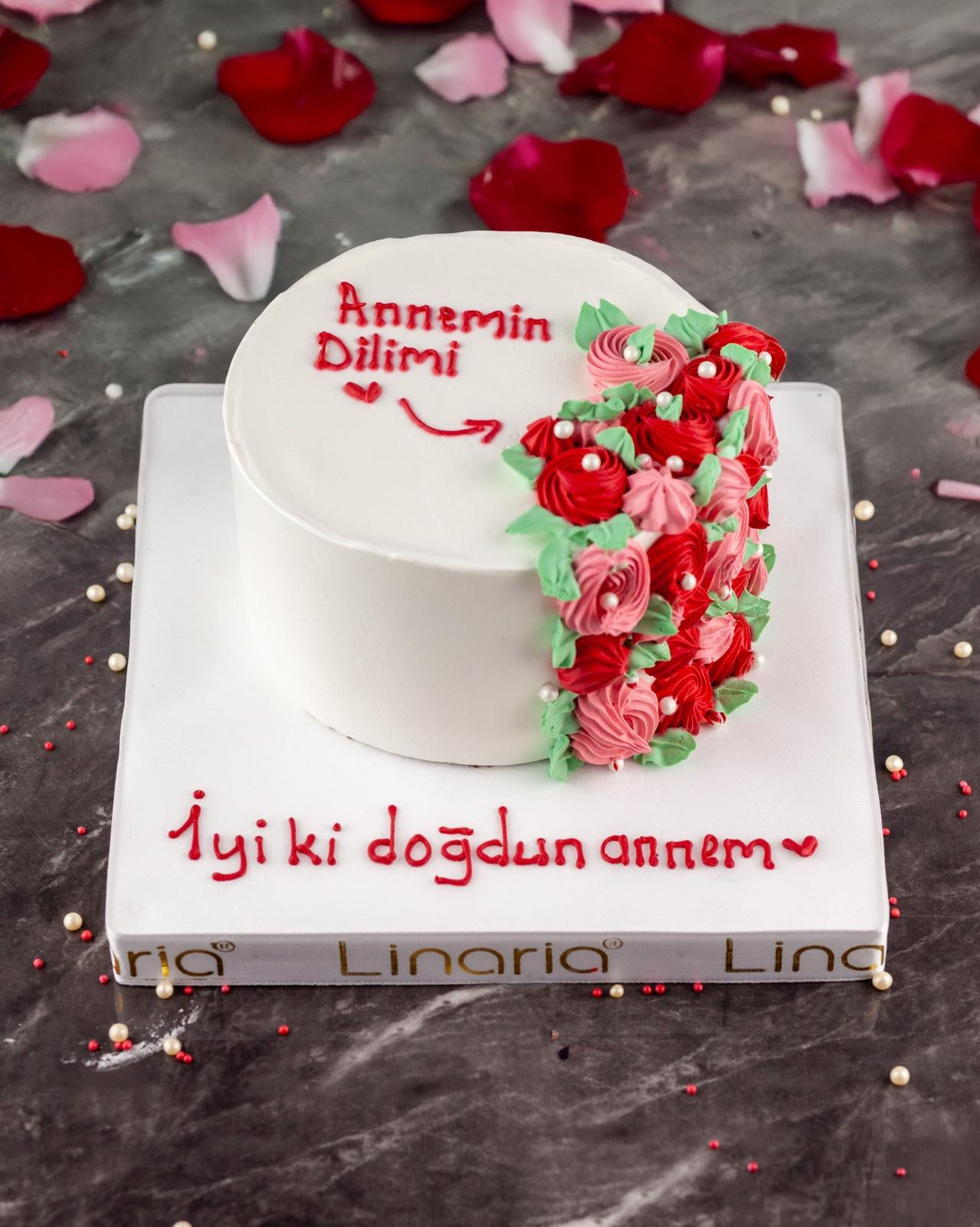 Kırmızı Güllü Doğum Günü Pastası