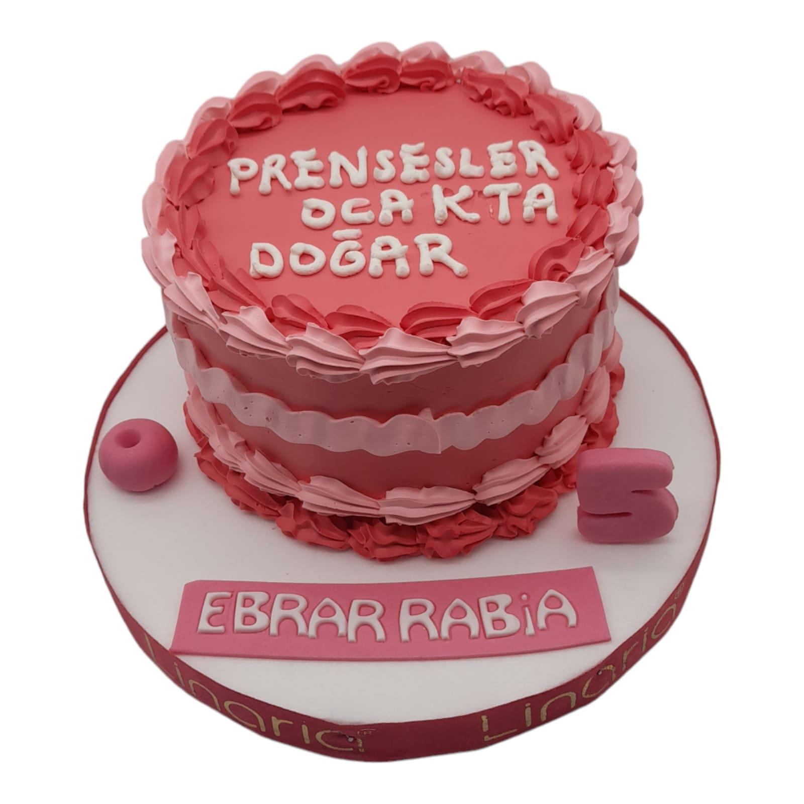 Linaria Prensesler Yazılı Pasta