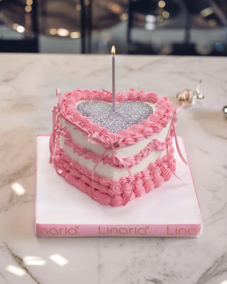 Pembe Kalpli ve Simli Doğum Günü Pastası