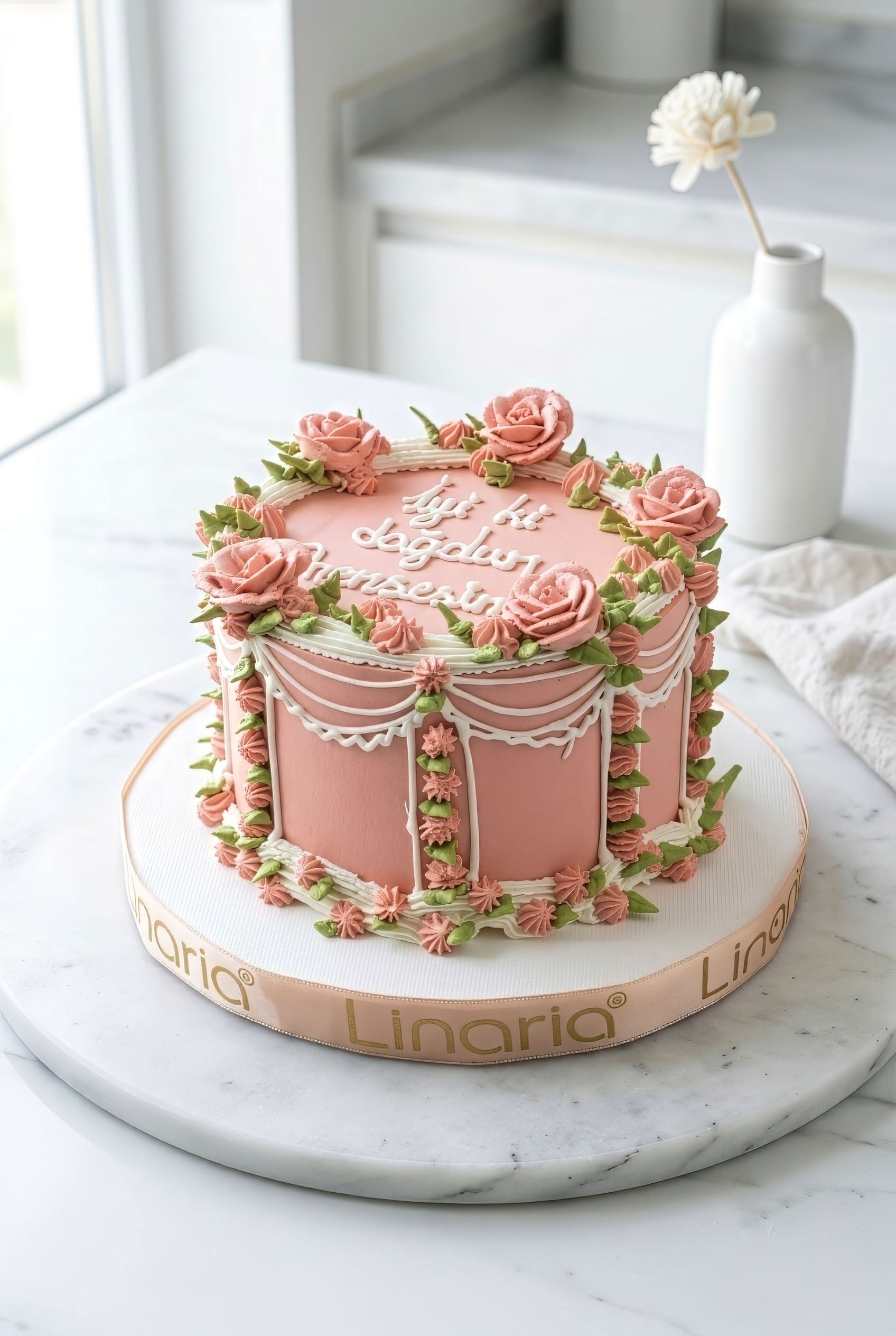 Pembe Vintage Kurdeleli Kişiye Özel Butik Pasta
