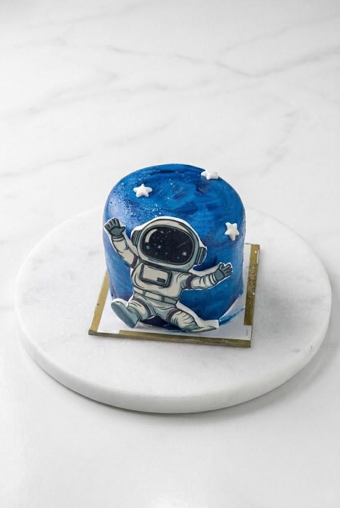 Linaria Astronot Figürlü Adet Pasta
