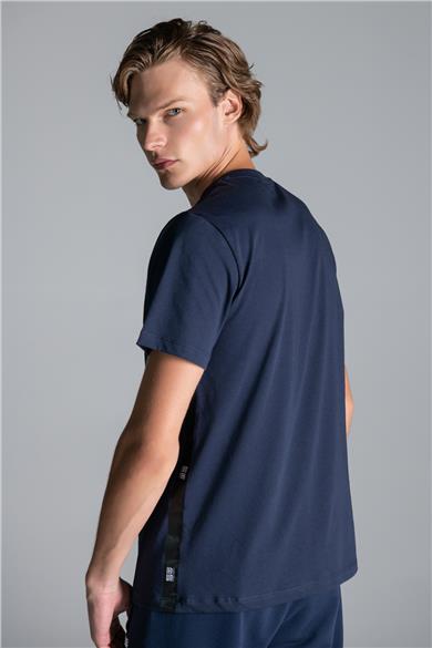 MONOGRAM ŞERİT BASKI DETAYLI TSHIRT