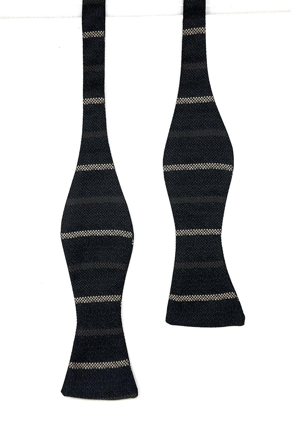 Acı Kahve Çizgi Desen Açık Papyon AP141