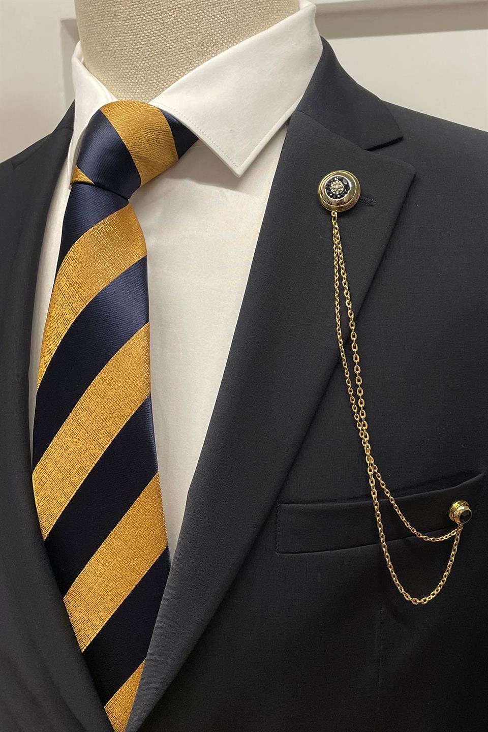 Altın Renk Siyah Taşlı Zincirli Ceket Yaka İğnesi YI395