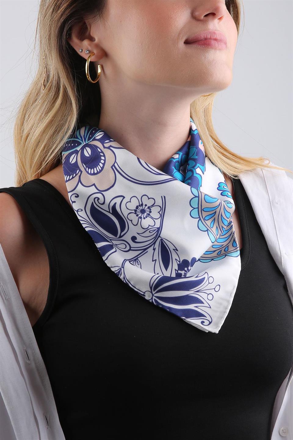 Beyaz Motif Desen Fular Bandana 55-55 cm KDNF24