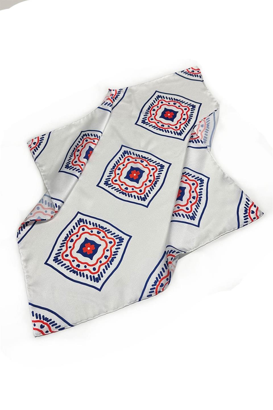 Beyaz Motif Desen Fular Bandana 55-55 cm KDNF09