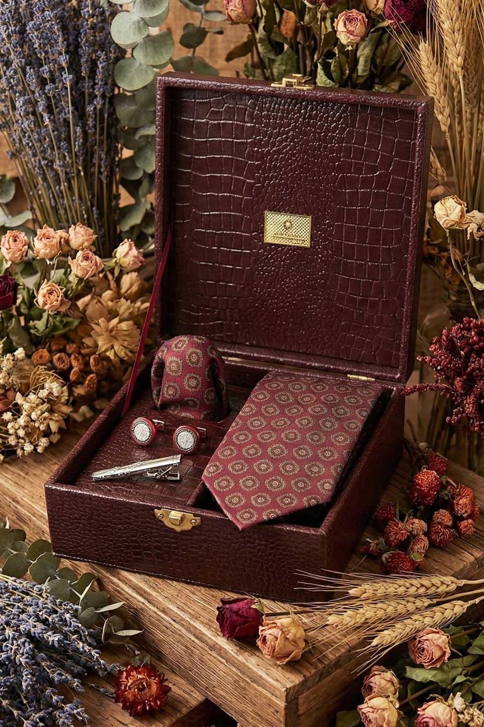 Bordo Erkek Hediye Kutusu - Kravat Kol Düğmesi Kravat İğnesi KMK119