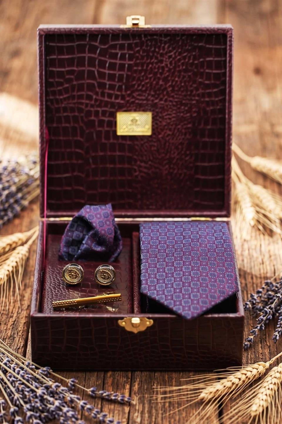 Bordo Erkek Hediye Kutusu - Mendilli Kravat Kol Düğmesi Kravat İğnesi KMK84