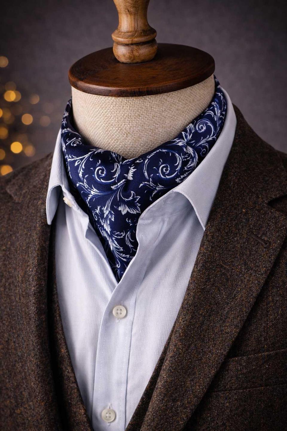 Çiçek Desen Lacivert İtalyan İpek Ascot Kravat SAC41
