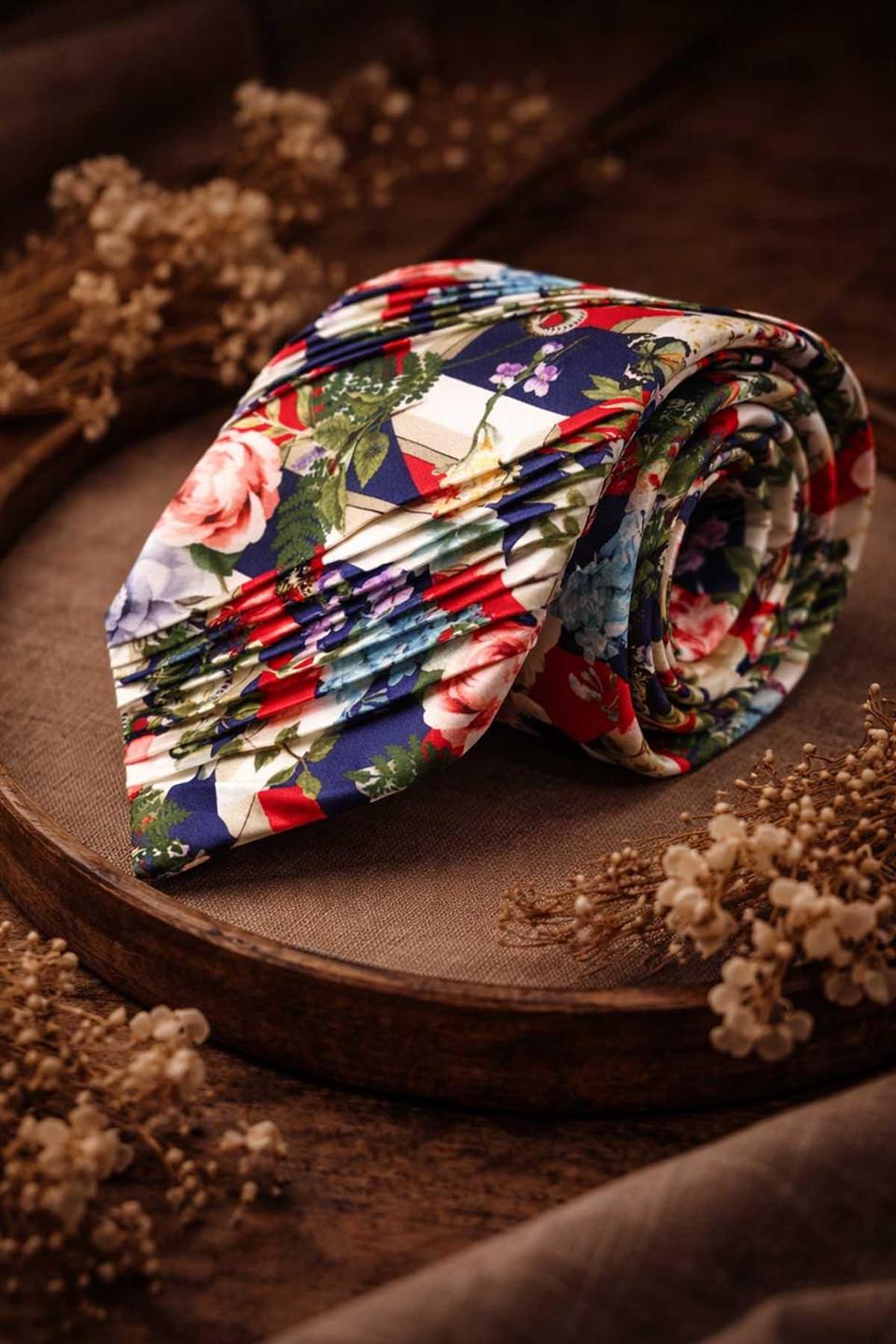 Çok Renkli Çiçek Desen Piliseli İpek Kravat EST204