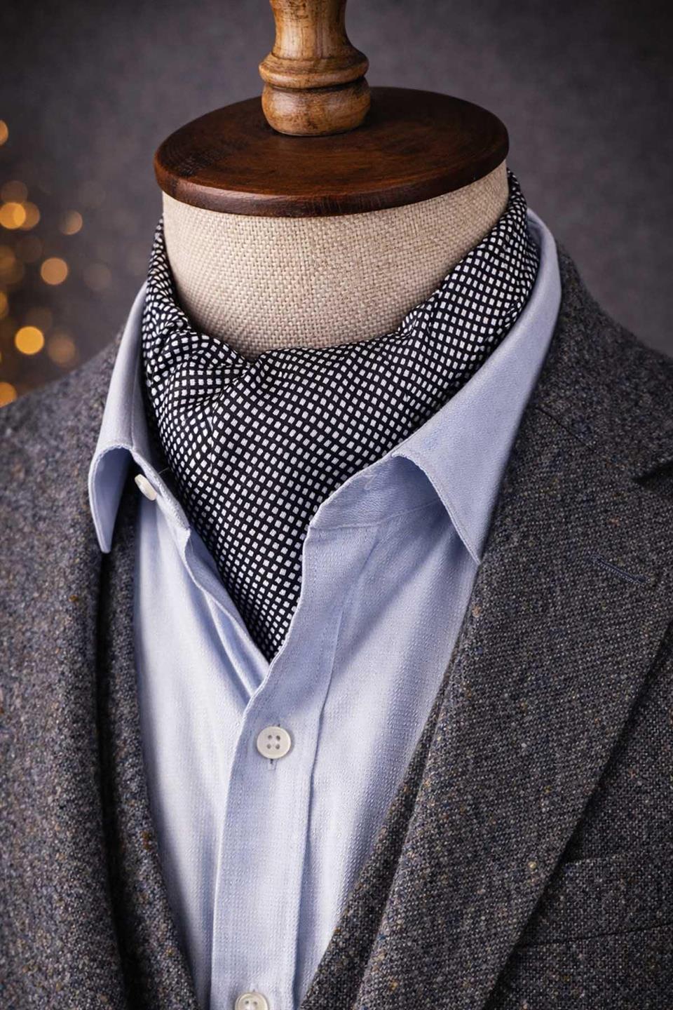 Geometrik Desen Koyu Lacivert - Beyaz İtalyan İpek Ascot Kravat SAC48