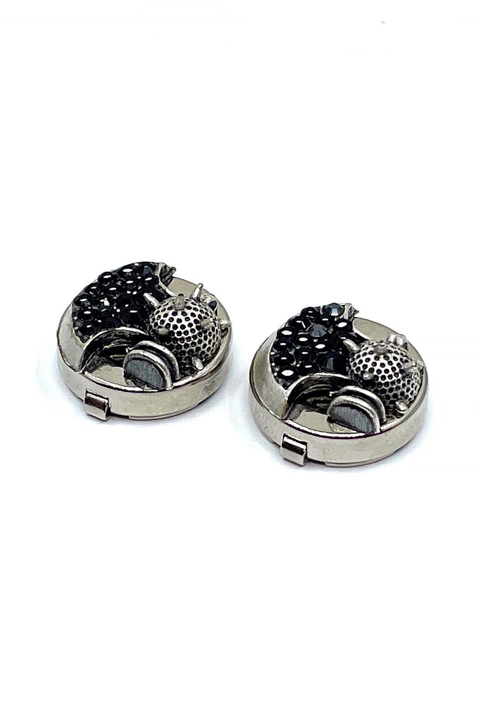 Gümüş Renk Siyah Taşlı Motif Desen Geçmeli Kol Düğmesi GC76