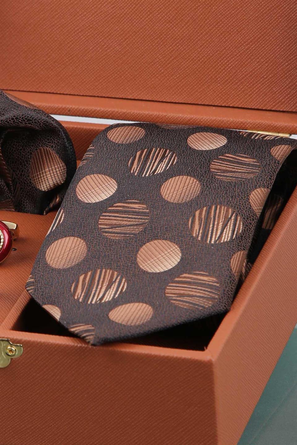 Kahve Erkek Hediye Kutusu - Mendilli Kravat Kol Düğmesi Kravat İğnesi KMK83