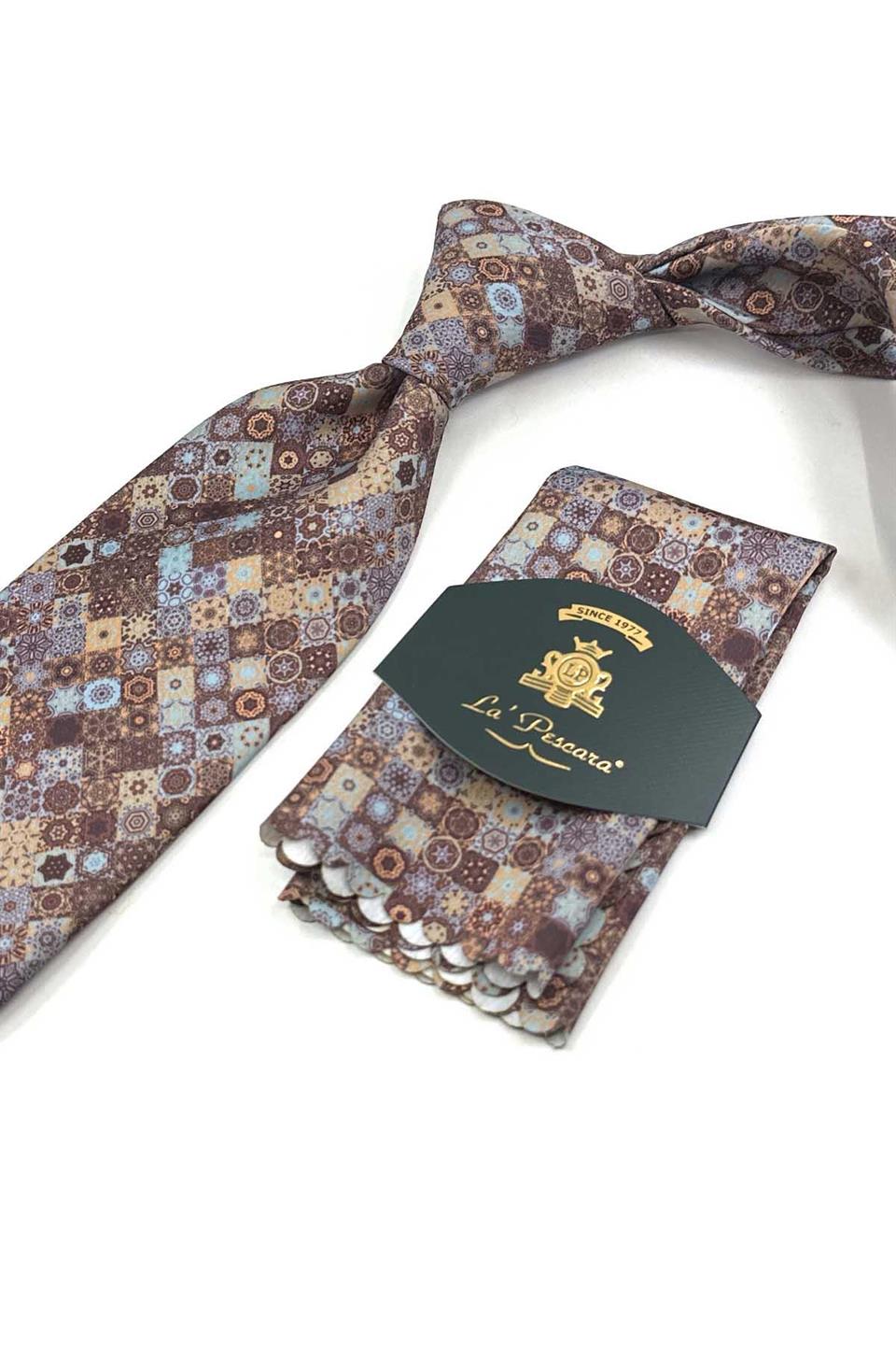 Kahve - Mavi Motif Desen Baskılı Mendilli Klasik Kravat KK13341