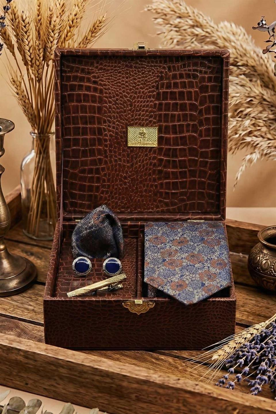 Kahverengi Erkek Hediye Kutusu - Mendilli Kravat Kol Düğmesi Kravat İğnesi KMK92