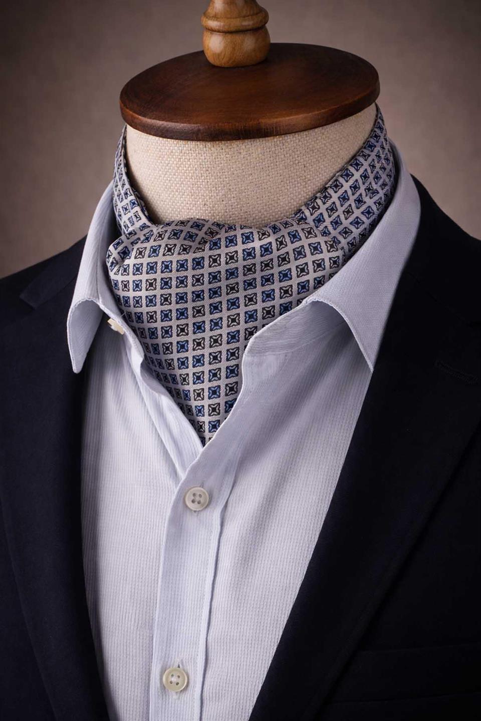 Kare Desen Gri İtalyan İpek Ascot Kravat SAC28