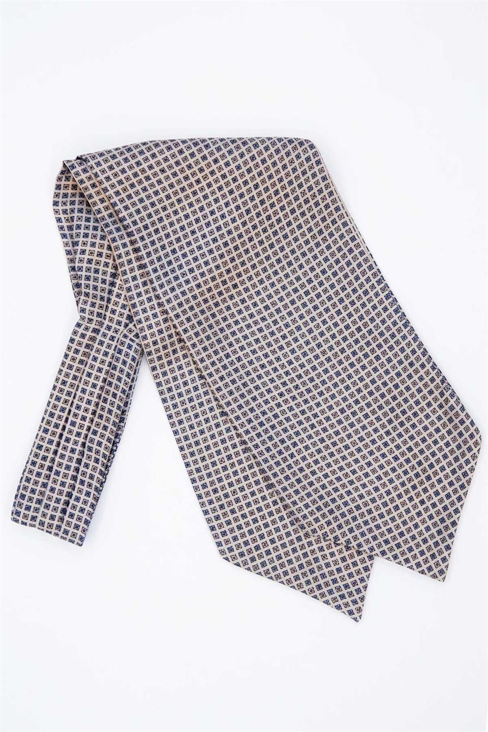 Kare Desen Gri İtalyan İpek Ascot Kravat SAC28