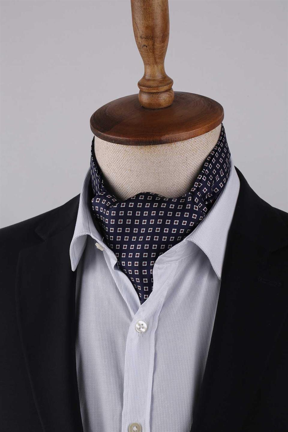 Kare Desen Lacivert İtalyan İpek Ascot Kravat SAC25