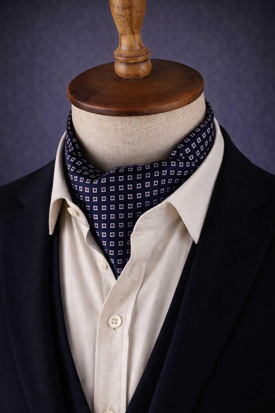 Kare Desen Lacivert İtalyan İpek Ascot Kravat SAC65