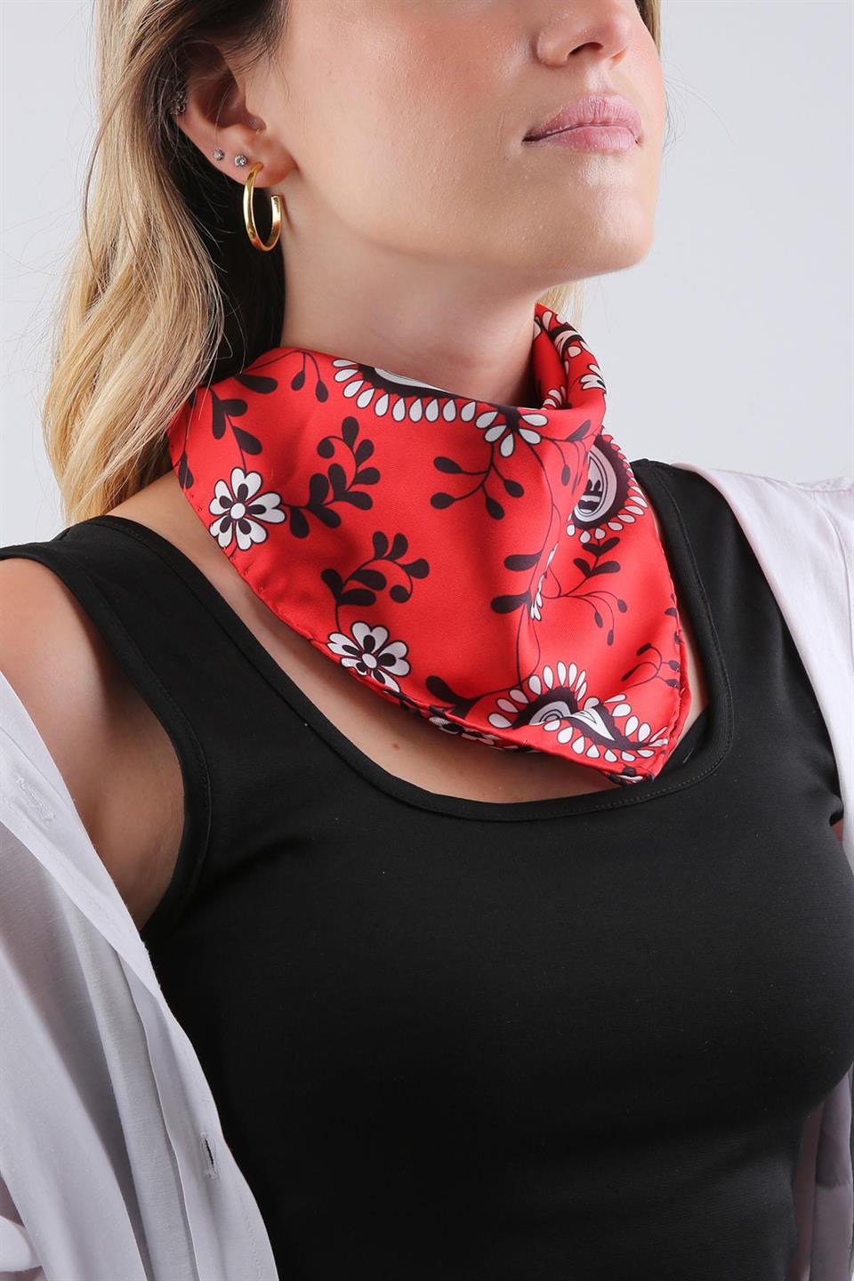Kırmızı Şal Desen Fular Bandana 55-55 cm KDNF16