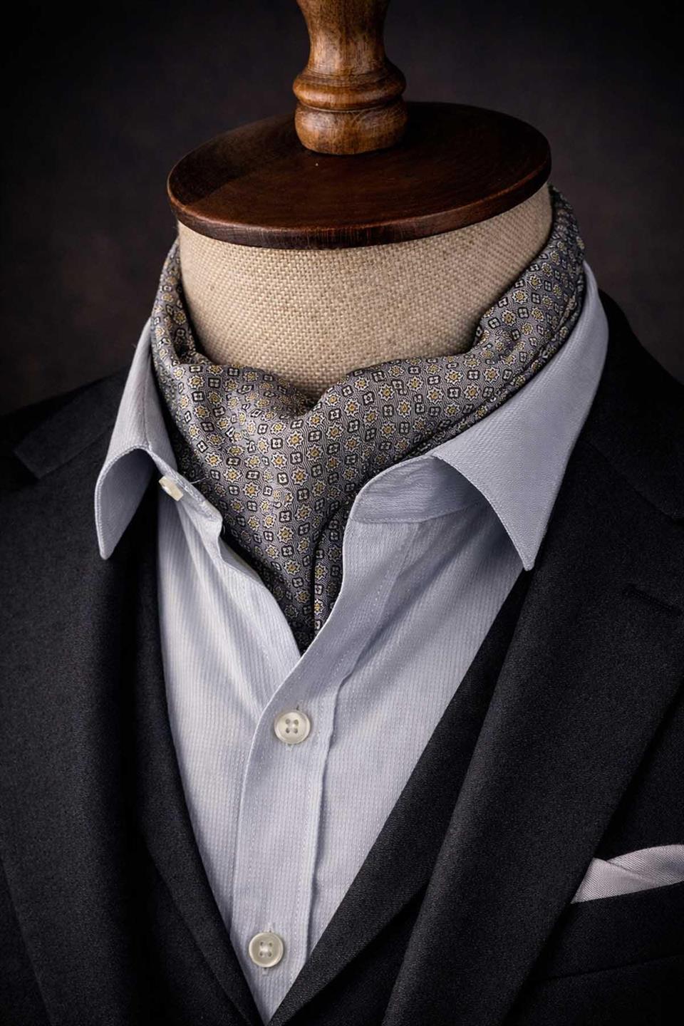 Küçük Desen Gri İtalyan İpek Ascot Kravat SAC12