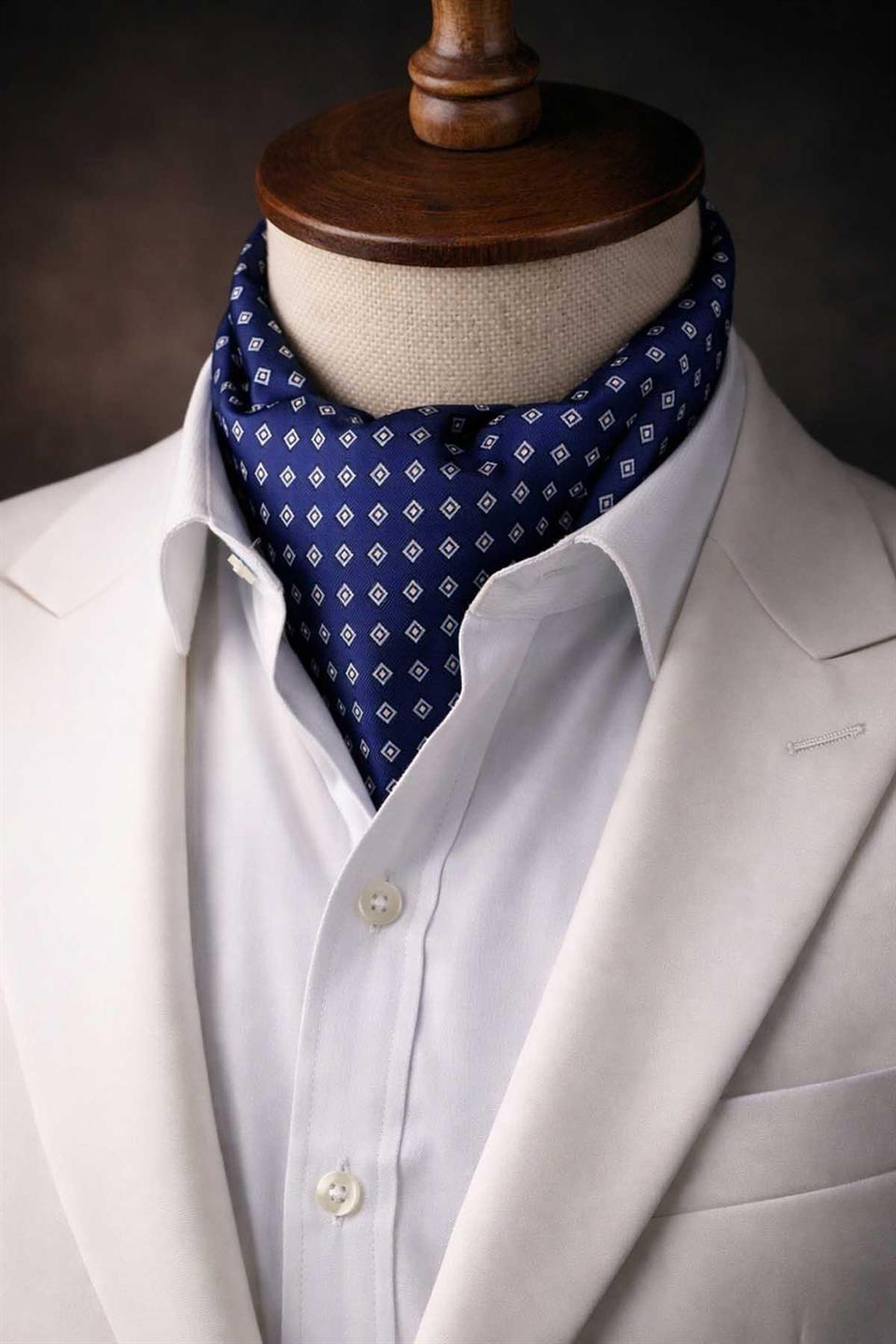 Küçük Desen Lacivert İtalyan İpek Ascot Kravat SAC02