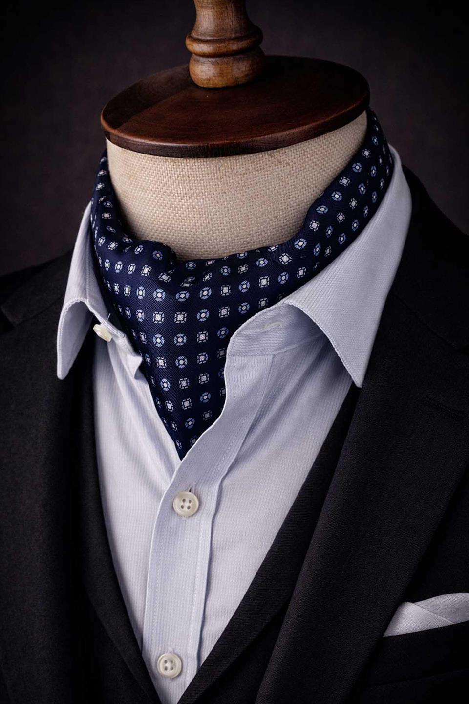 Küçük Desen Lacivert İtalyan İpek Ascot Kravat SAC16