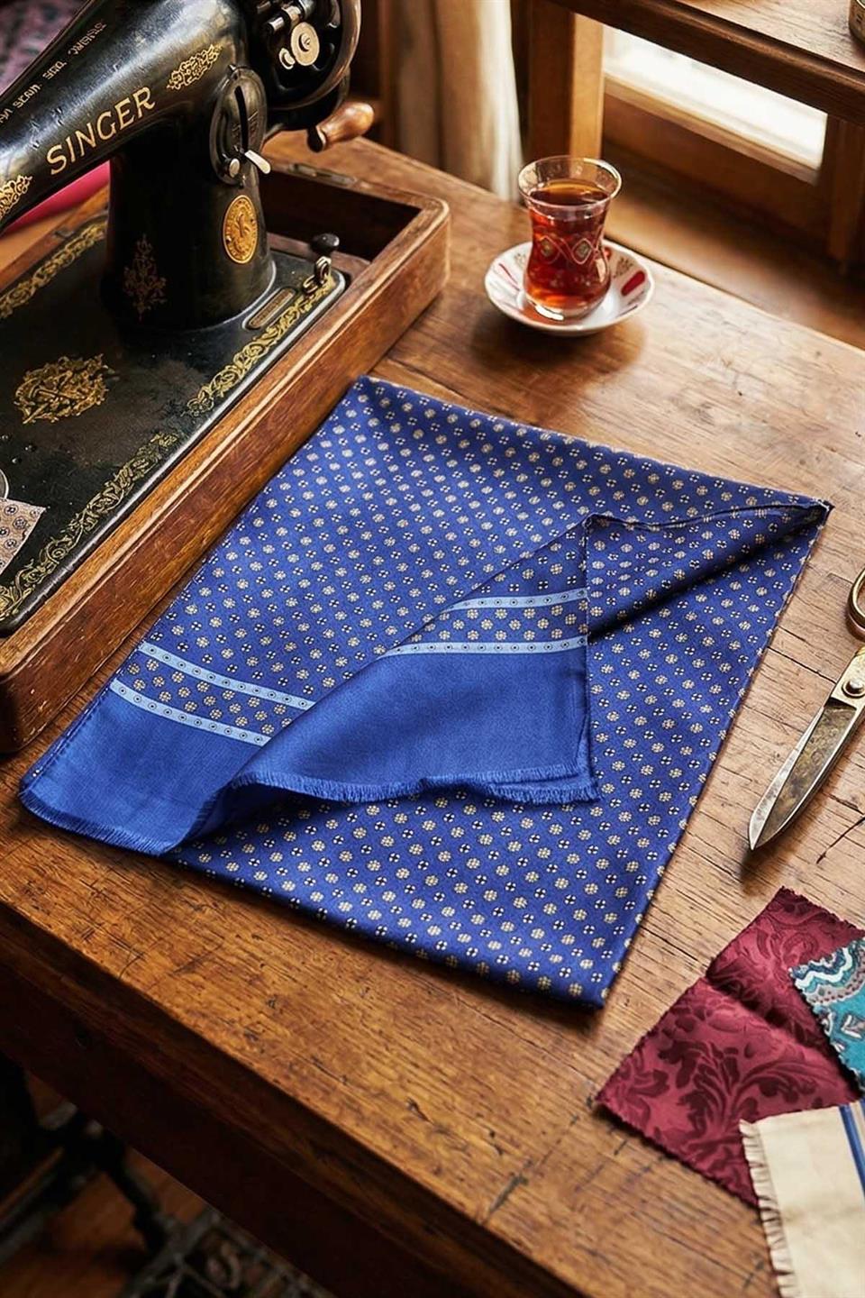 Küçük Desen Mavi İtalyan İpek Ascot Kravat SAC09