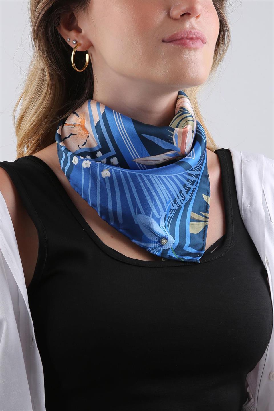 Lacivert Çiçek Desen Fular Bandana 55-55 cm KDNF19