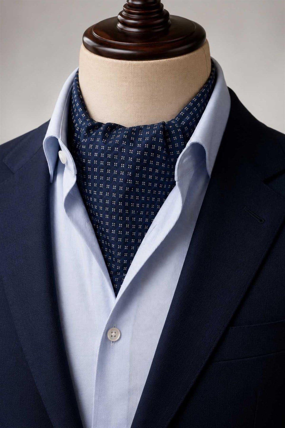 Lacivert Küçük Desen İtalyan İpek Ascot Kravat SAC139