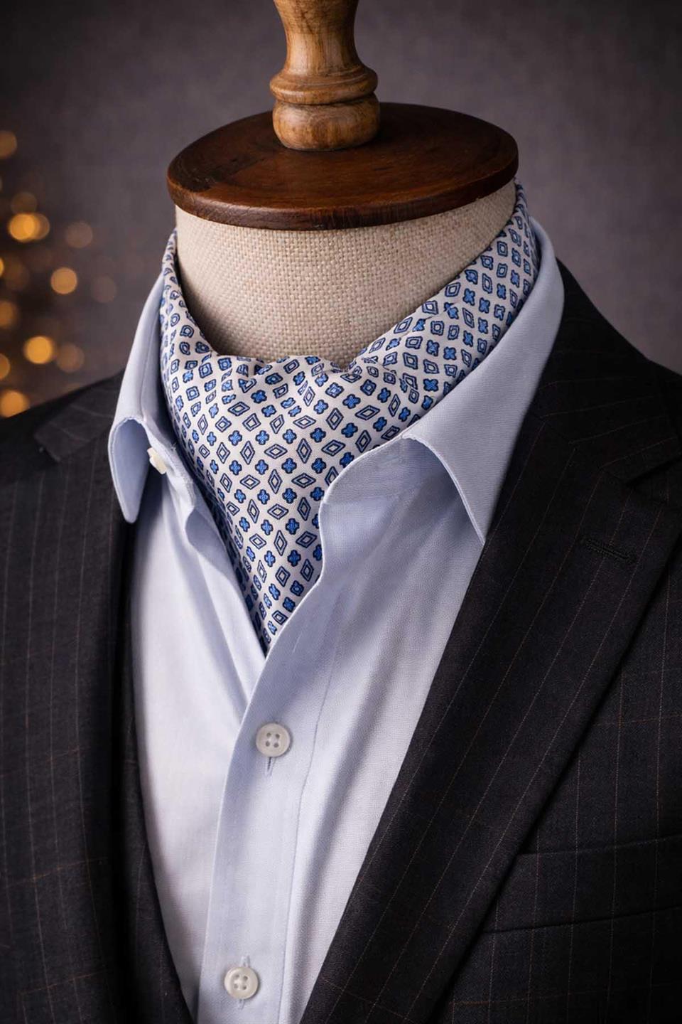 Motif Desen Beyaz İtalyan İpek Ascot Kravat SAC40