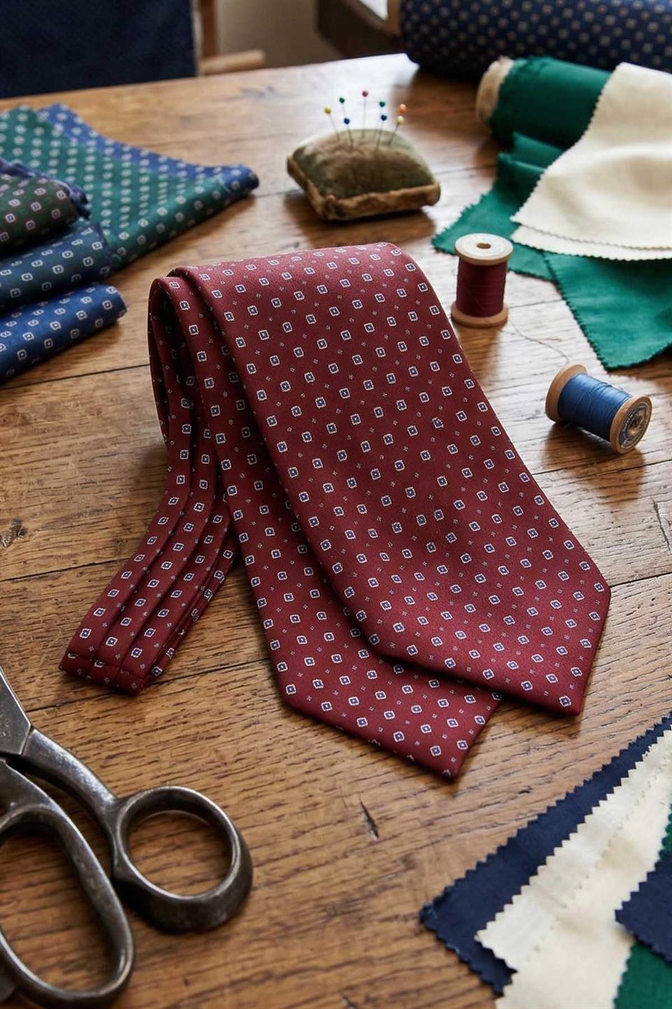 Motif Desen Bordo İtalyan İpek Ascot Kravat SAC34