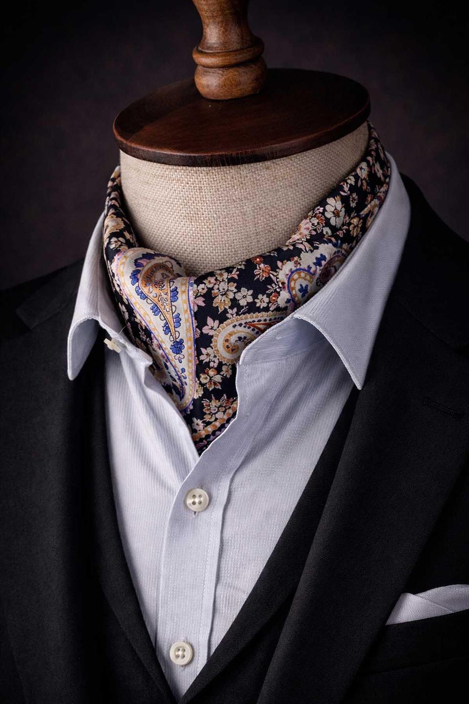 Şal - Çiçek Desenli Lacivert İtalyan İpek Ascot Kravat SAC17